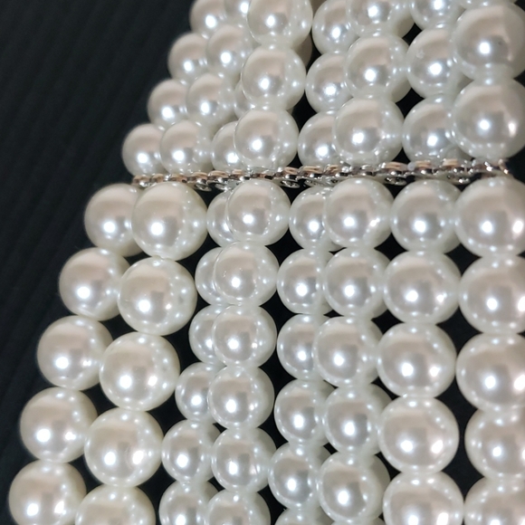 White Faux-Pearl Elongated Necklace Set - Picture 3 of 6